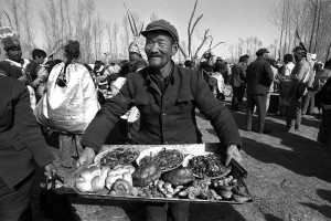 正月里的社火饭 =1985河西走廊=竺灵