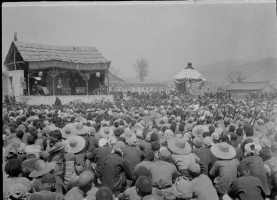 1940年,太行山区军民在129师政治部所在地涉县召开军民联欢大会