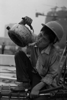 2003年对头水壶喝水