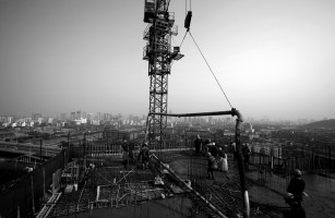 2010年浇筑中的大楼工地