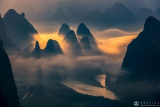 广西壮族自治区-周俊健-神秘仙境