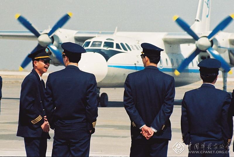1996年4月21日AN－24飞机退役   任春山摄 (3).jpg