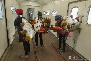 黄跃-福建--坐着火车去赶集