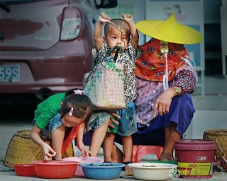 康荣彬-福建-鱼摊