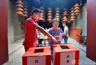 广东-简国新--《基层民主》组照4