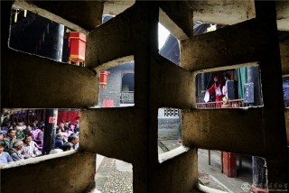 曾晓剑  中国广东 纪录类   《乡戏正酣》