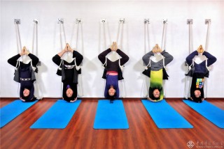 李艳芬  中国湖南纪录类  《职业女性的瑜伽时光》