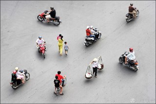 Jacky Martin - Hanoi Traffic