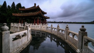 风雨龙泽亭 摄影:欧阳平
