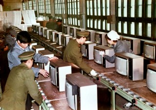 《中国引进第一家电子公司——福日公司》。李玲 摄