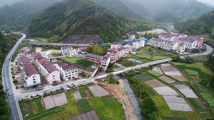 组-致富农村路(组照)-274700--吴庆亚-浙江