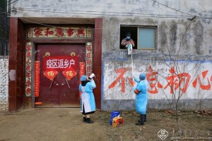 隔离不住的关爱-朱亚云