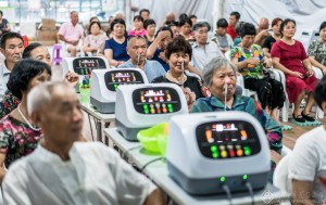 王华平《群》