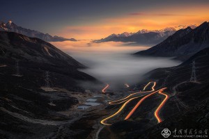 徐凡《祖国雪山天路》
