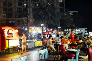 林若松 《特色夜市一条街》