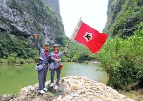 龚义文  《重走长征路》组照