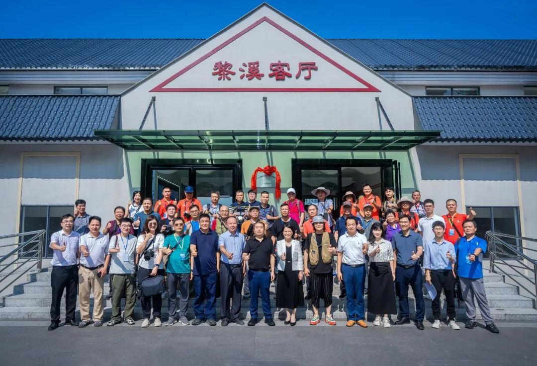 1758434595197473.jpg 640.jpg