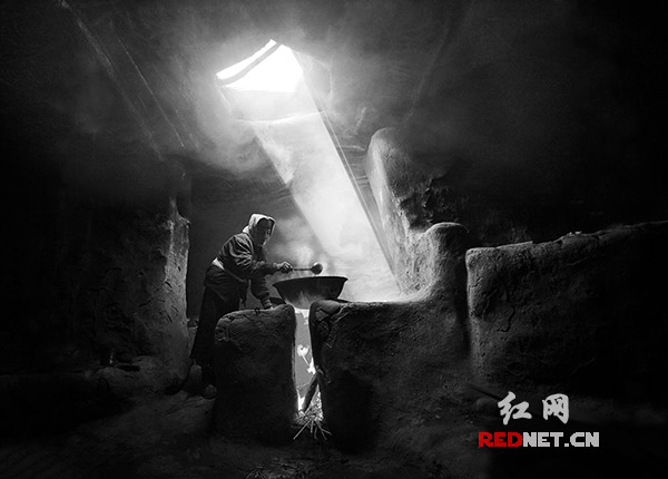 湖南摄影家蒋志舟被评为IPA国际摄影十杰首席摄影师