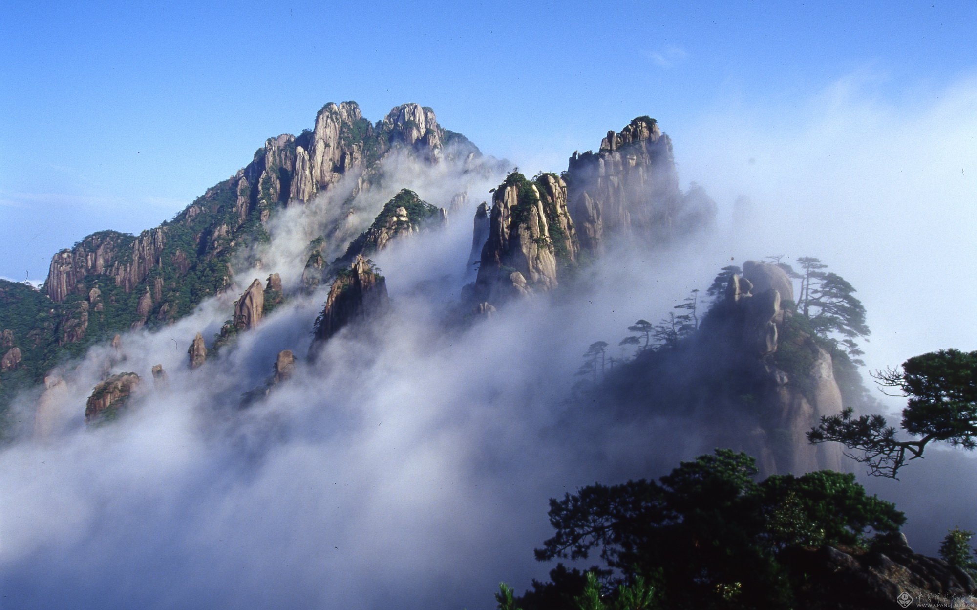百名摄影家聚焦 “纯美三清山”